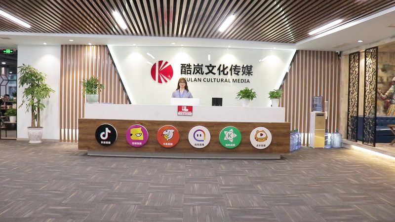 目前市场上三维动画软件种类繁多，大致可以分为以下几类：